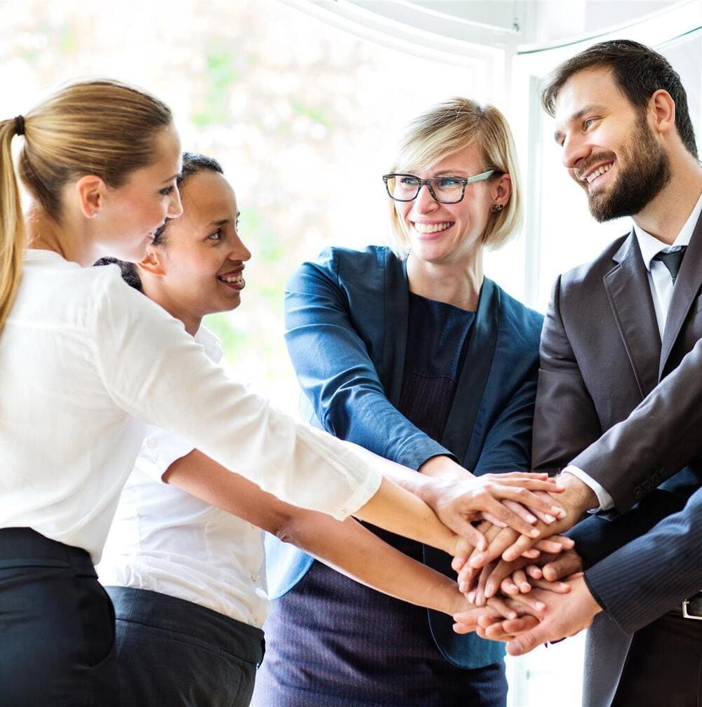 Améliorer la cohesion par le coaching en marchant en randonnée comme le rando coaching